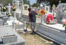 Callaron los mariachis en el panteón municipal; fue un 10 de mayo sin alegría