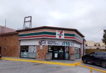 Ratero asalta tienda comercial y huye con el dinero