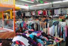 Tianguis apoyan economía familiar
