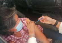 Vacunan adultos de 50 en Reynosa