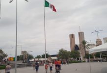 Iza Gobierno de Reynosa Bandera Mexicana por luto nacional