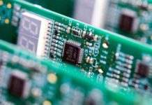 Crisis global de escasez de chips durará un par de años, advierte Intel