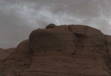 El róver Curiosity de la NASA capta nubes inusuales en Marte que “brillan por la noche”