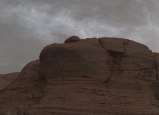 El róver Curiosity de la NASA capta nubes inusuales en Marte que “brillan por la noche”