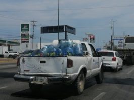 Purificadoras condicionan venta de agua en botellón