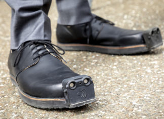 Unos zapatos ‘guía’ para ciegos incluirán una cámara y un sistema con inteligencia artificial que reconoce y diferencia obstáculos