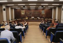 Alcalde pide 3 días de permiso para recibir constancia de mayoría de votos.