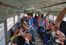 Transporte público sin respetar medidas de salud