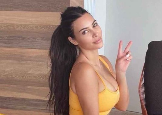 Kim Kardashian hace mala elección de ropas para visitar el Vaticano