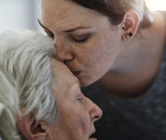 “Lucidez terminal”: ¿por qué algunos pacientes gravemente enfermos mejoran justo antes de morir?