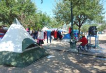 100 migrantes de la plaza de la república son traslados al albergue