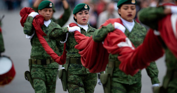 Mujeres militares