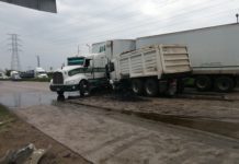 Choque en zona industrial genera congestionamiento vial.