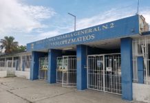 Con donación de equipos móviles se buscó la aprobación de alumnos.