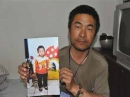 Un padre encuentra a su hijo secuestrado tras buscarlo 24 años; así fue el reencuentro