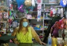 Sin graduaciones, vendedores de accesorios y dulces ven mermada su economía