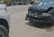 Choque frontal deja cuantiosos daños materiales