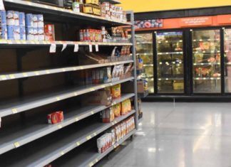 Hallan cuerpo de hombre en congelador de supermercado donde trabajaba