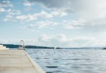 Inauguran en Dubái la piscina más profunda del mundo para bucear