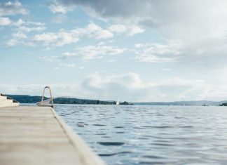 Inauguran en Dubái la piscina más profunda del mundo para bucear
