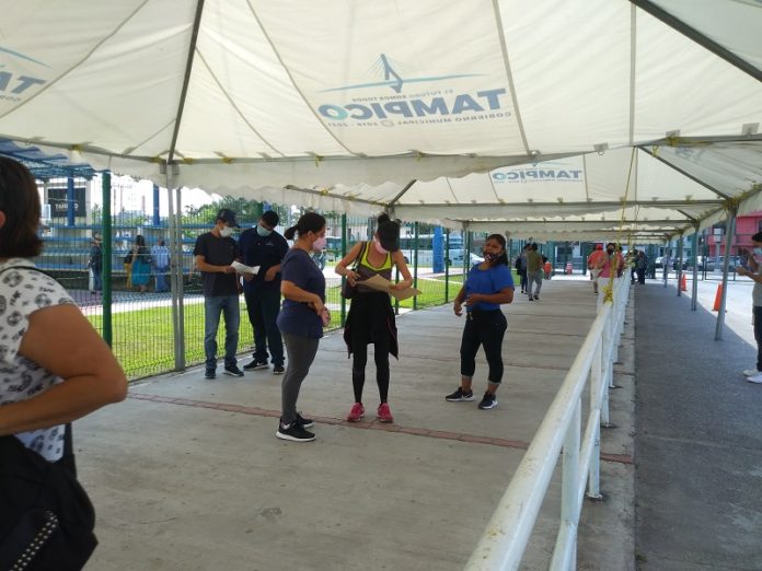 vacuna Anti Covid al Polideportivo