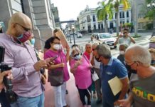 Inconforma a los abuelitos desinformación sobre la incorporación al programa de 65 años de edad