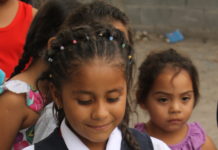 Acopian donación de útiles escolares para niños