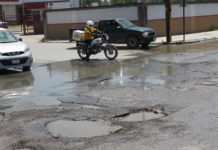 Baches clamor ciudadano sin atención