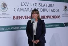 Rinde protesta Rosa González en la sesión constitutiva de la LXV Legislatura del Congreso de la Unión