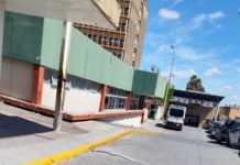 Muere motociclista en nosocomio tras ser impactado por unidad del transporte