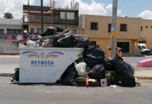 Plaza usada como basurero