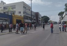 Didi y Uber bloquean la avenida Hidalgo tras asegurarles sus vehículos