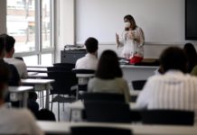 Desafían al coronavirus 125 escuelas que están en ‘rojo’