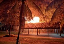 Incendian Palapa en la Laguna del carpintero