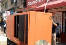 Por trabajos de mantenimiento de CFE, comercio de Madero se queda sin luz.