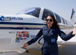 Piloto de 19 años busca romper récord al darle la vuelta al mundo en solitario