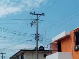 Se quejan por el servicio de CFE.