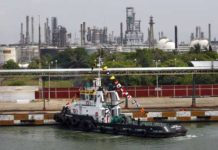 Refinerías de Pemex, lejos de su meta de producción