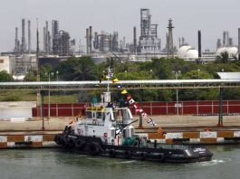 Refinerías de Pemex, lejos de su meta de producción