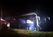 Autobús mata a dos en motocicleta y los deja esparcidos en carretera