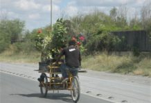 Ciclistas en peligro y sin consideración vial