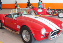 Expo emprendedores y exhibición de autos