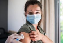 Coronavirus: las vacunas reducen el riesgo de covid de larga duración a la mitad