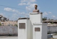 Abandonado monumento a María J. González