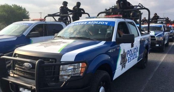 Protagonizan persecución y aseguran unidad con personas