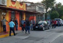 Ex obreros llegan a buscar trabaja al Sjoiim