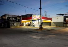 Solitario ratero ocasiona daños en tienda de conveniencia para robar