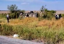Vuelca unidad en concurrida carretera dejando siete lesionados