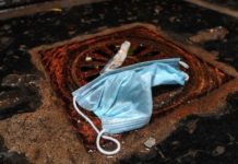 Descarta SEDUMA sanciones a quienes tiren cubrebocas a la calle