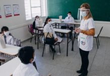 Maestros de doble plaza serán puestos a trabajar ya
